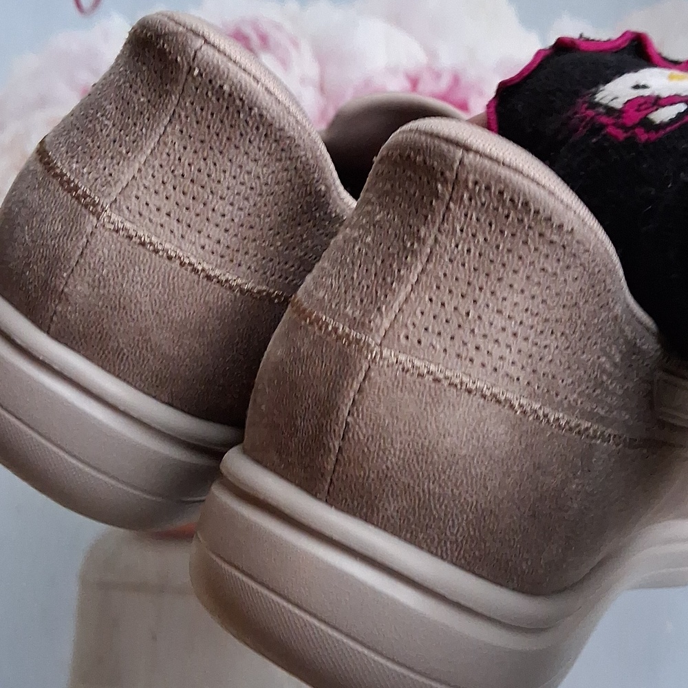 NWT Skechers Slip-Ins Ultra GO Shoe Womens  Tan Comfort Sneaker - Picture 4 of 6